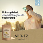 Frau trinkt ein Getränk mit SPINTZ Bio Akazienfaser Pulver
